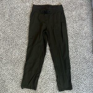 Lululemon Dance Studio Mid-Rise Cropped Pant - Size 4 - Green